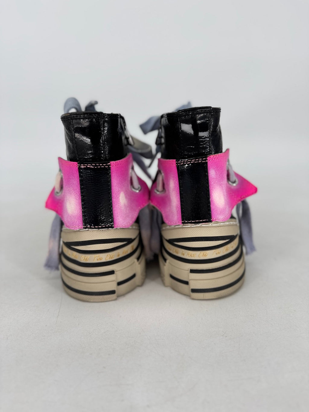 Sneaker Rebecca White, Lackleder in Schwarz mit Pink - By Elena FashionBy Elena Fashion