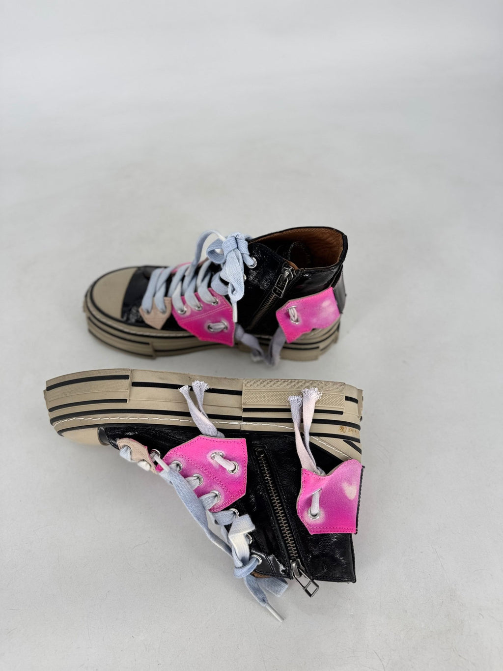 Sneaker Rebecca White, Lackleder in Schwarz mit Pink - By Elena FashionBy Elena Fashion