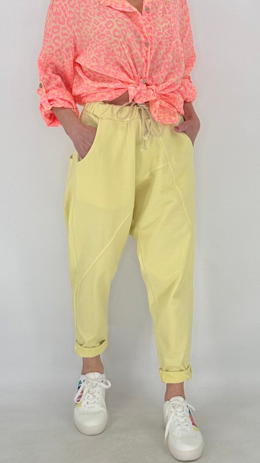 Lässige Baggy Hose in Gelb und Creme - By Elena FashionBy Elena Fashion