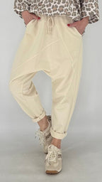 Lässige Baggy Hose in Gelb und Creme - By Elena FashionBy Elena Fashion