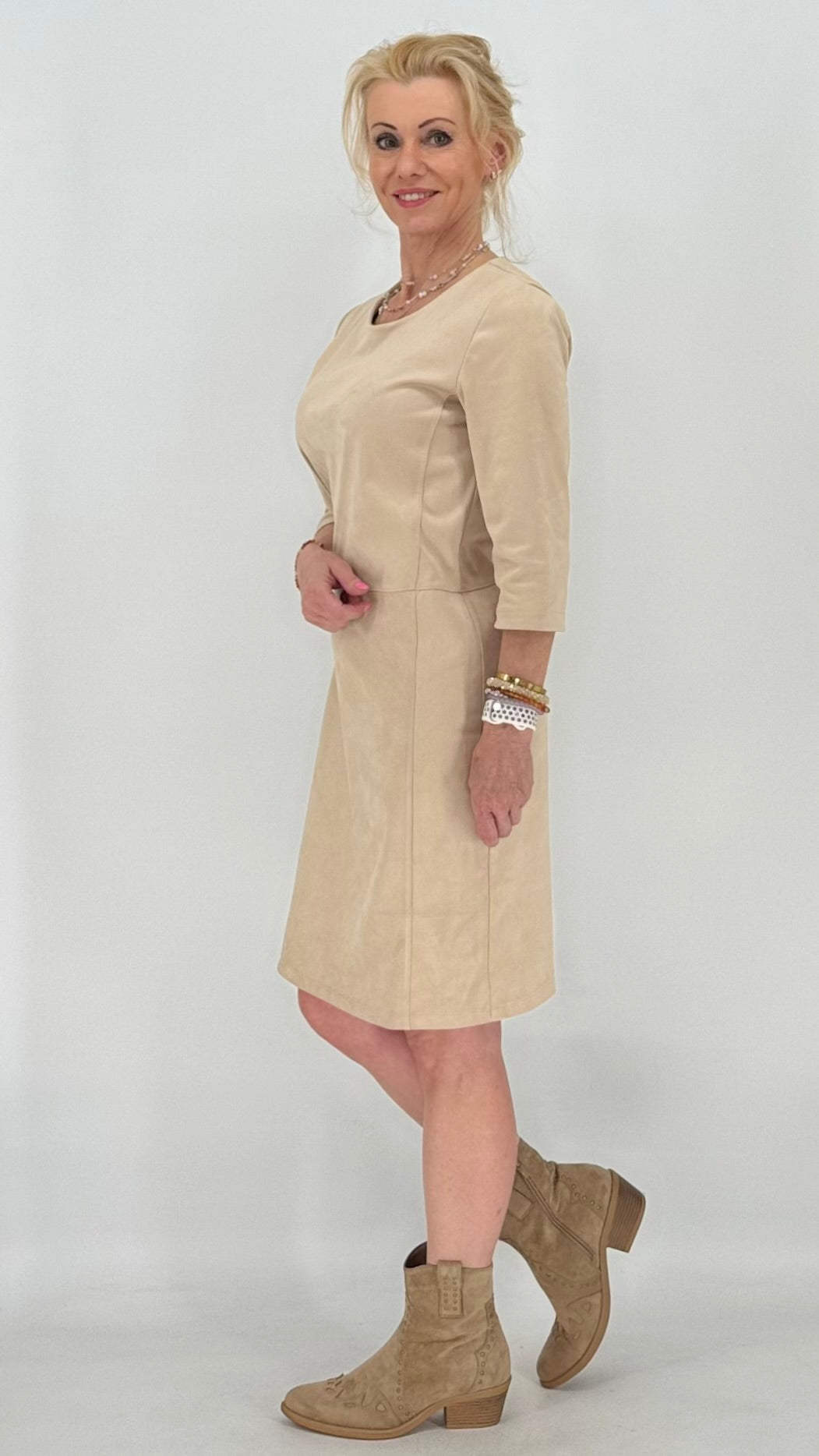 ESViViD Kleid velour, beige