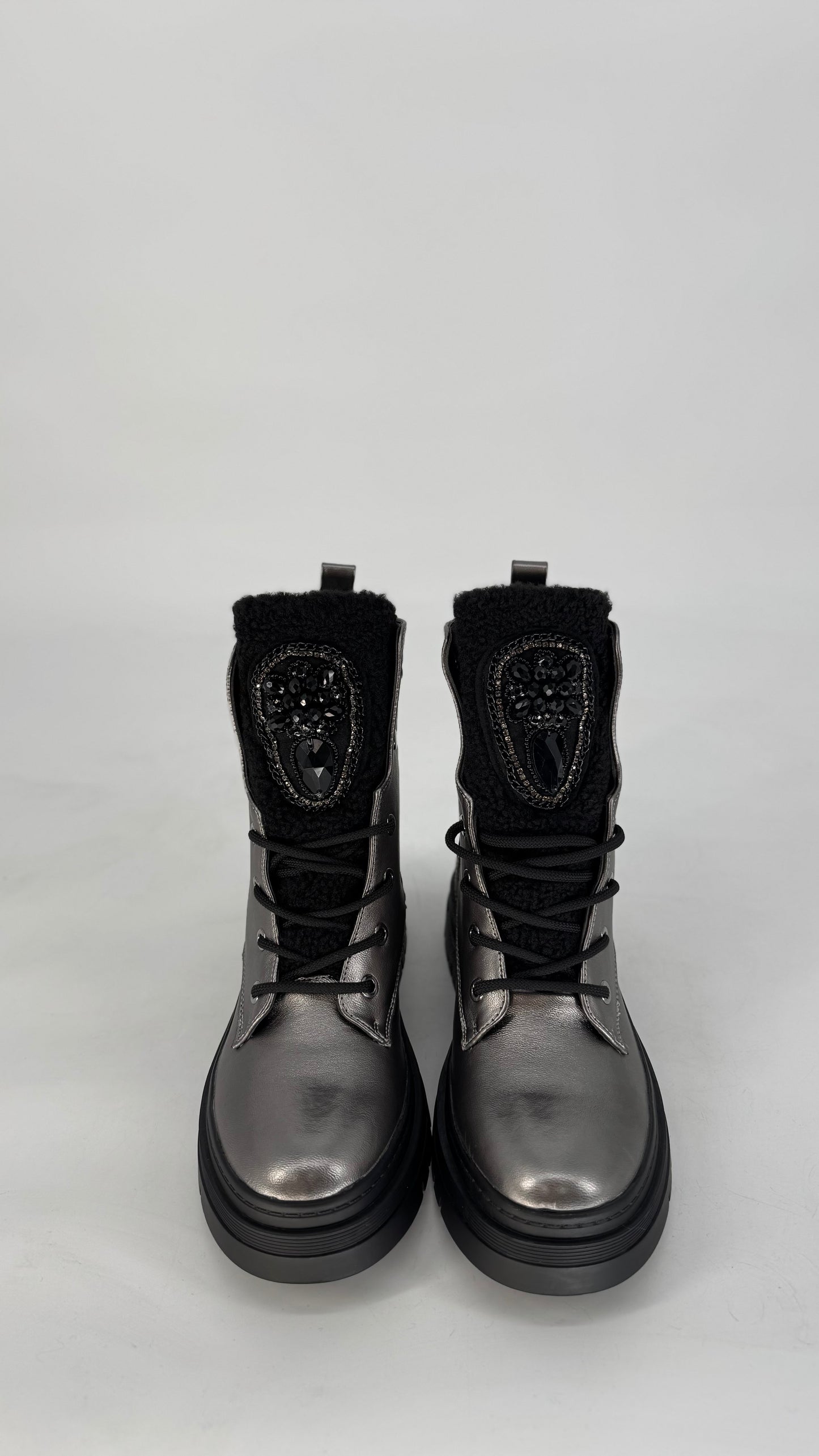 Boots dunkelgrau mit Strass Details K-99266