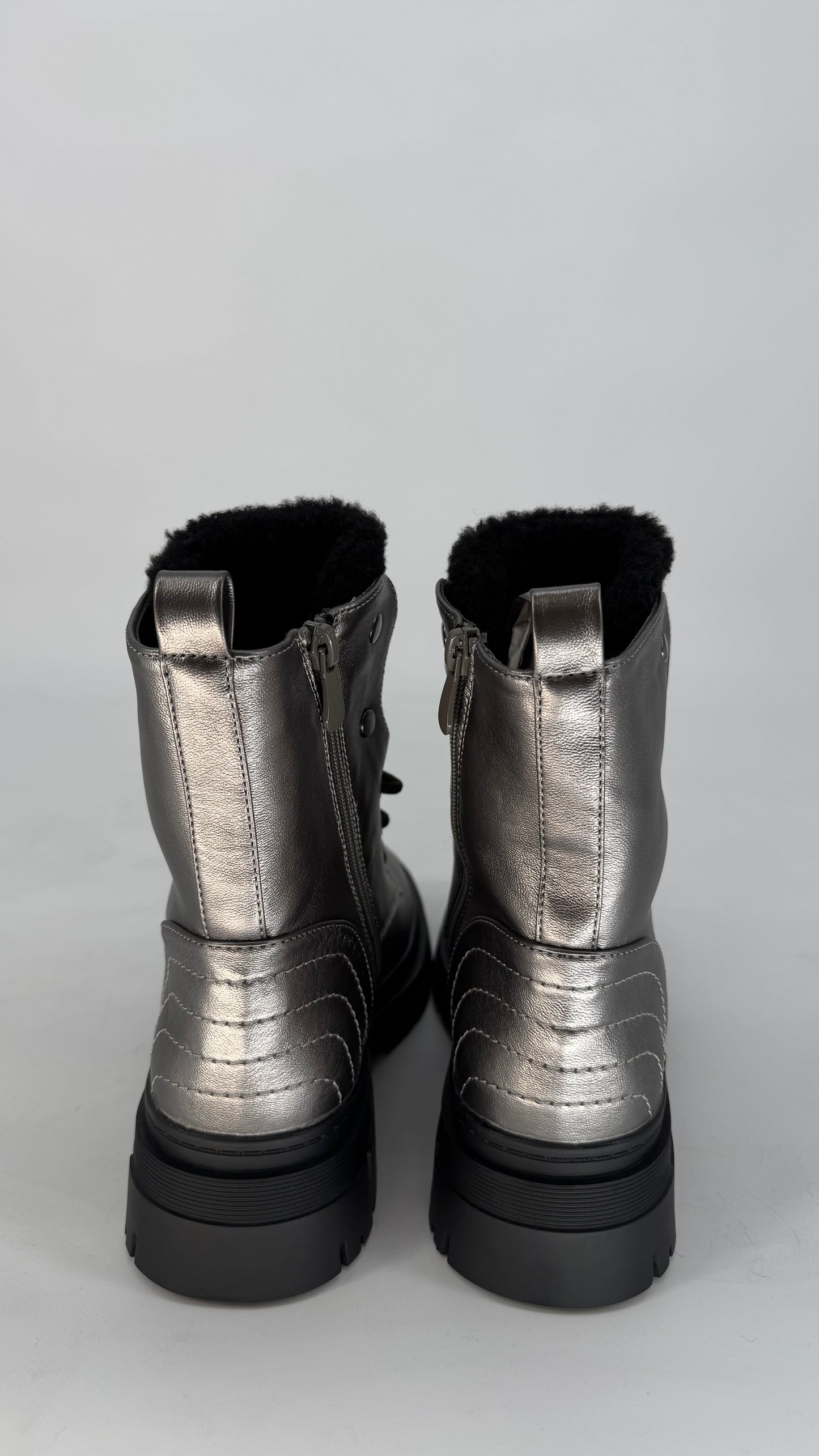 Boots dunkelgrau mit Strass Details K-99266