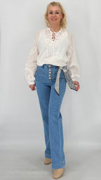 Mid Waist Jeans mit Designerknöpfen, in Blau