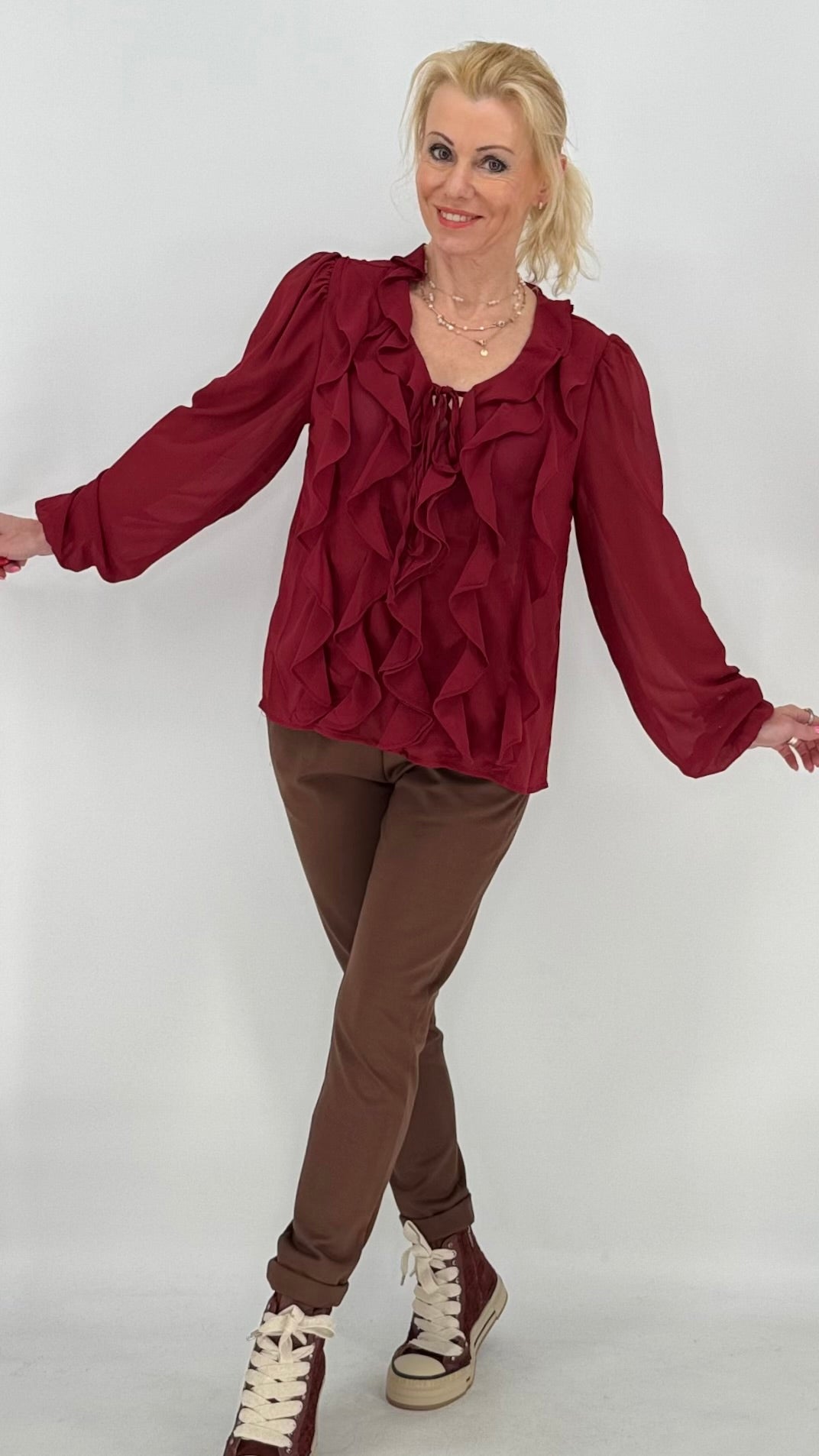 Ruffle Elegance Bluse, braun, bordeaux
