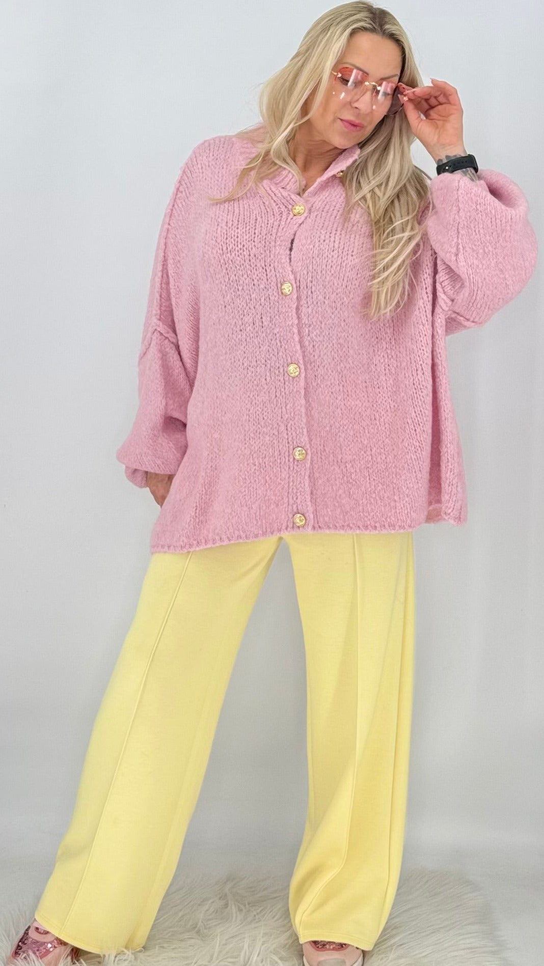 Oversize Bouclé Strickjacke mit Knöpfen – Rosa, Beige, Taupe