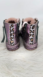 Trendige High-Top Sneaker in Lila mit Leo-Details