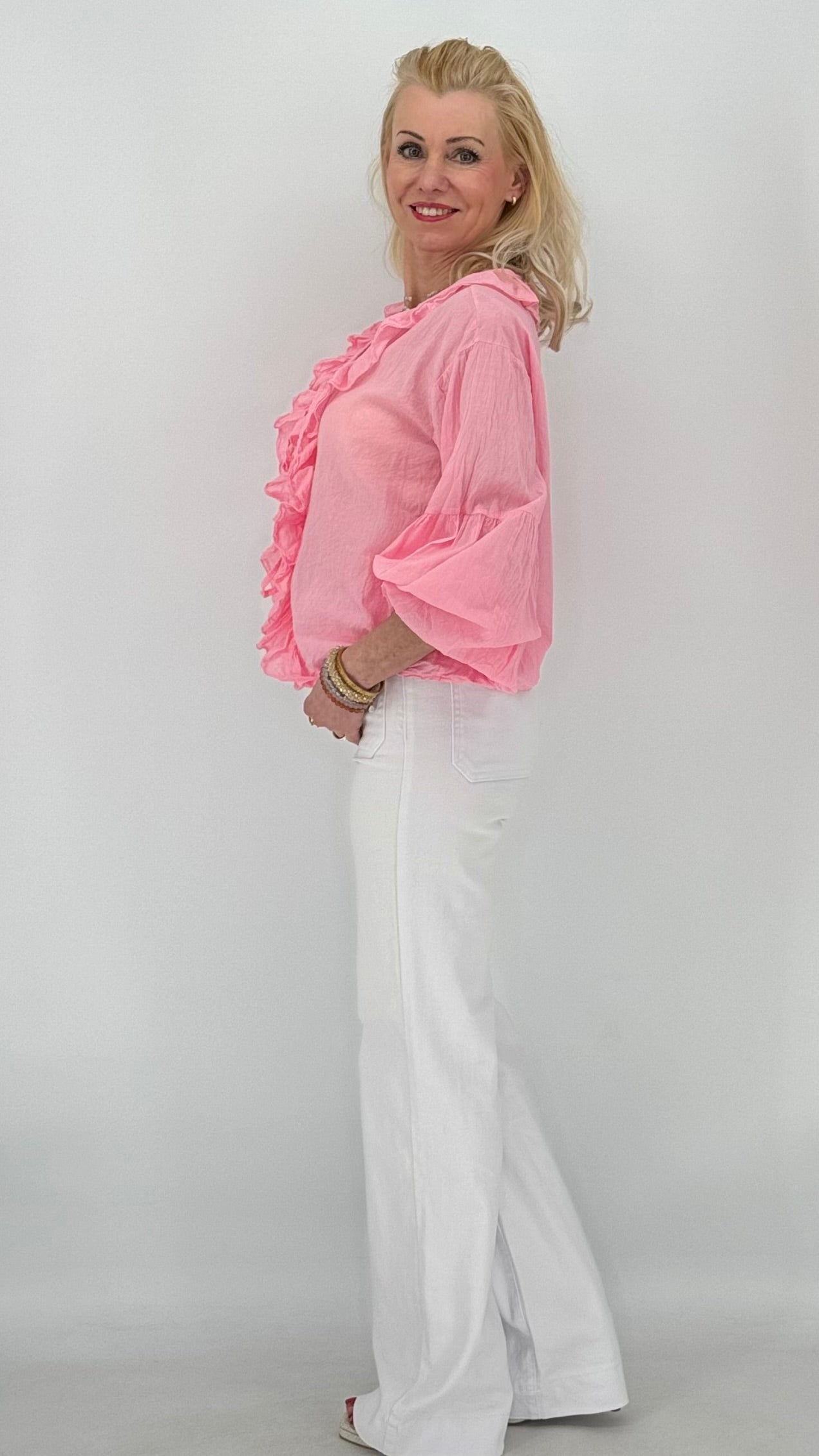 Mid Waist Jeans mit Designerknöpfen, Weiß