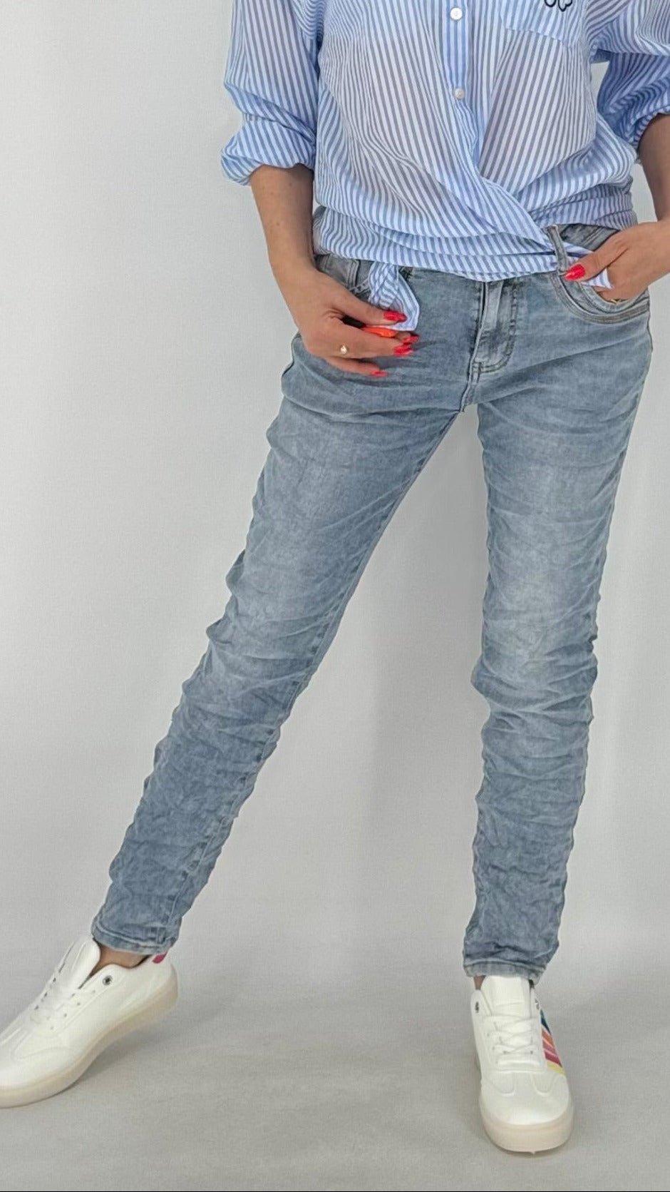 Jeans in Blau mit Reißverschluss - By Elena FashionBy Elena Fashion