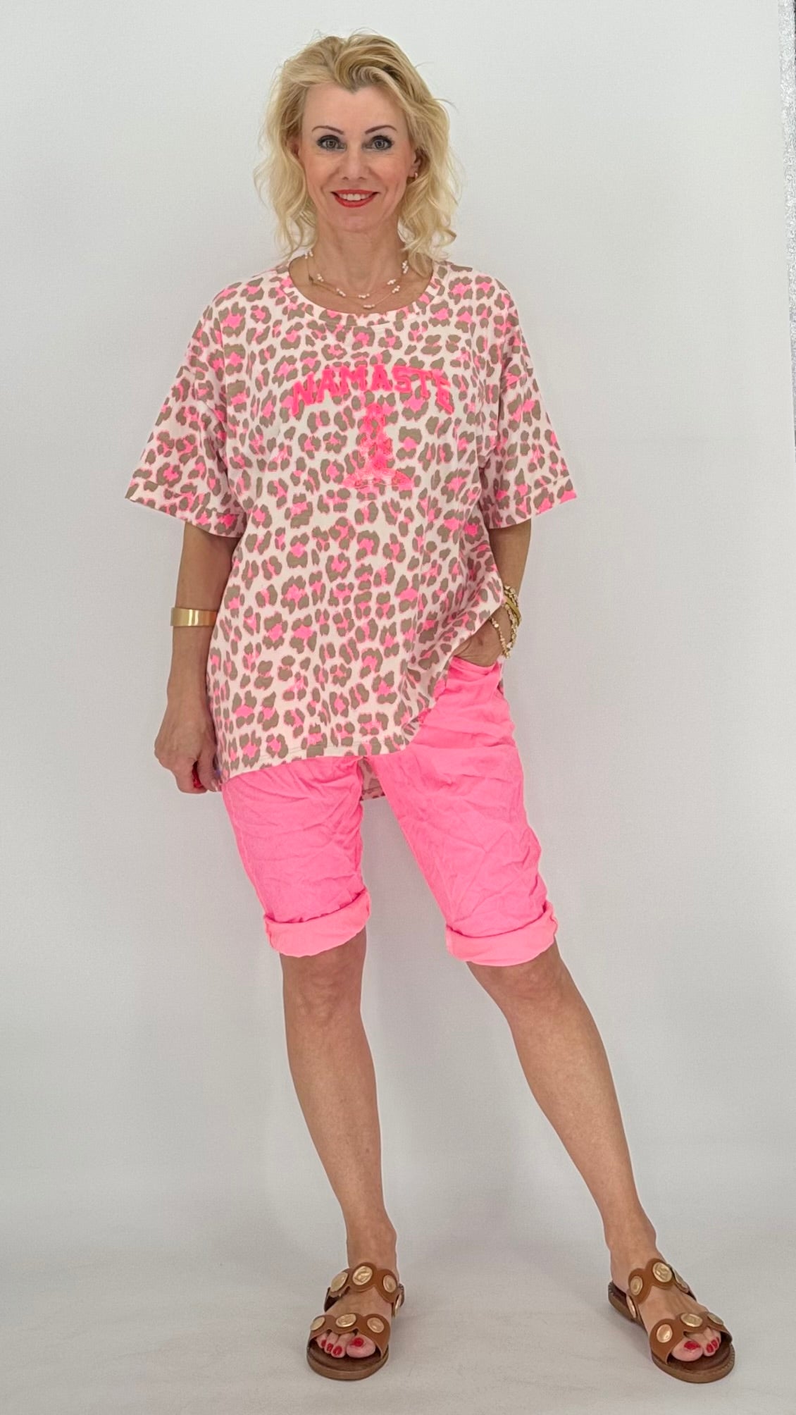 Shirt "Namaste", Leo,beige,neon