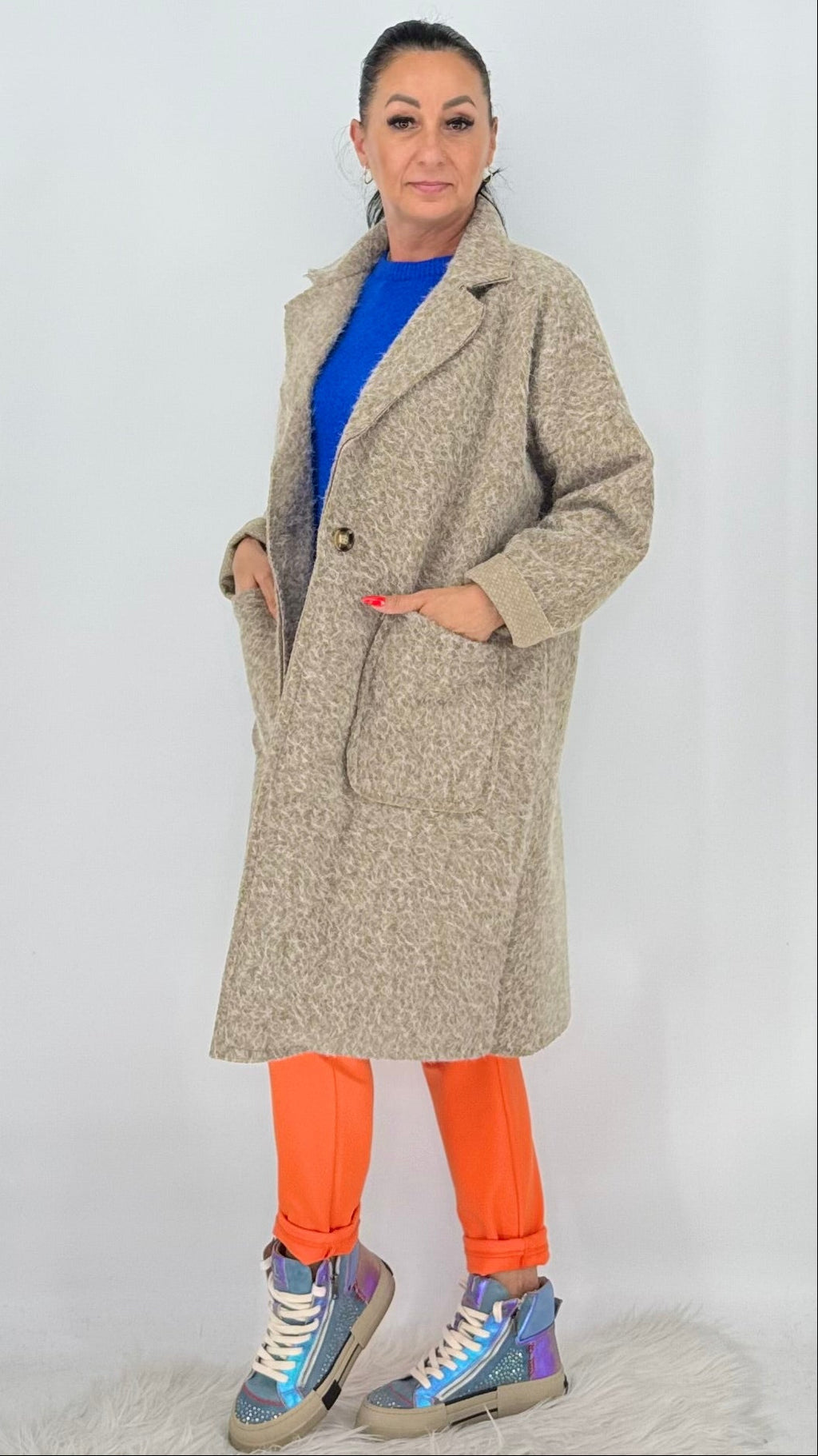 Langer Flausch-Strickmantel in Bouclé-Optik mit Reverskragen – 6 Farben