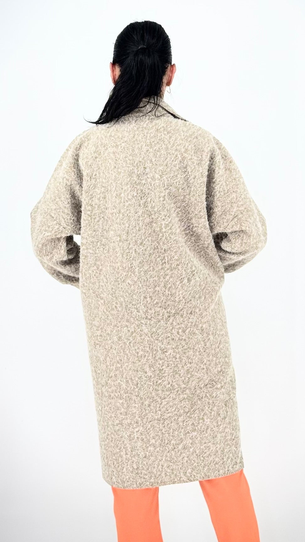 Langer Flausch-Strickmantel in Bouclé-Optik mit Reverskragen – 6 Farben