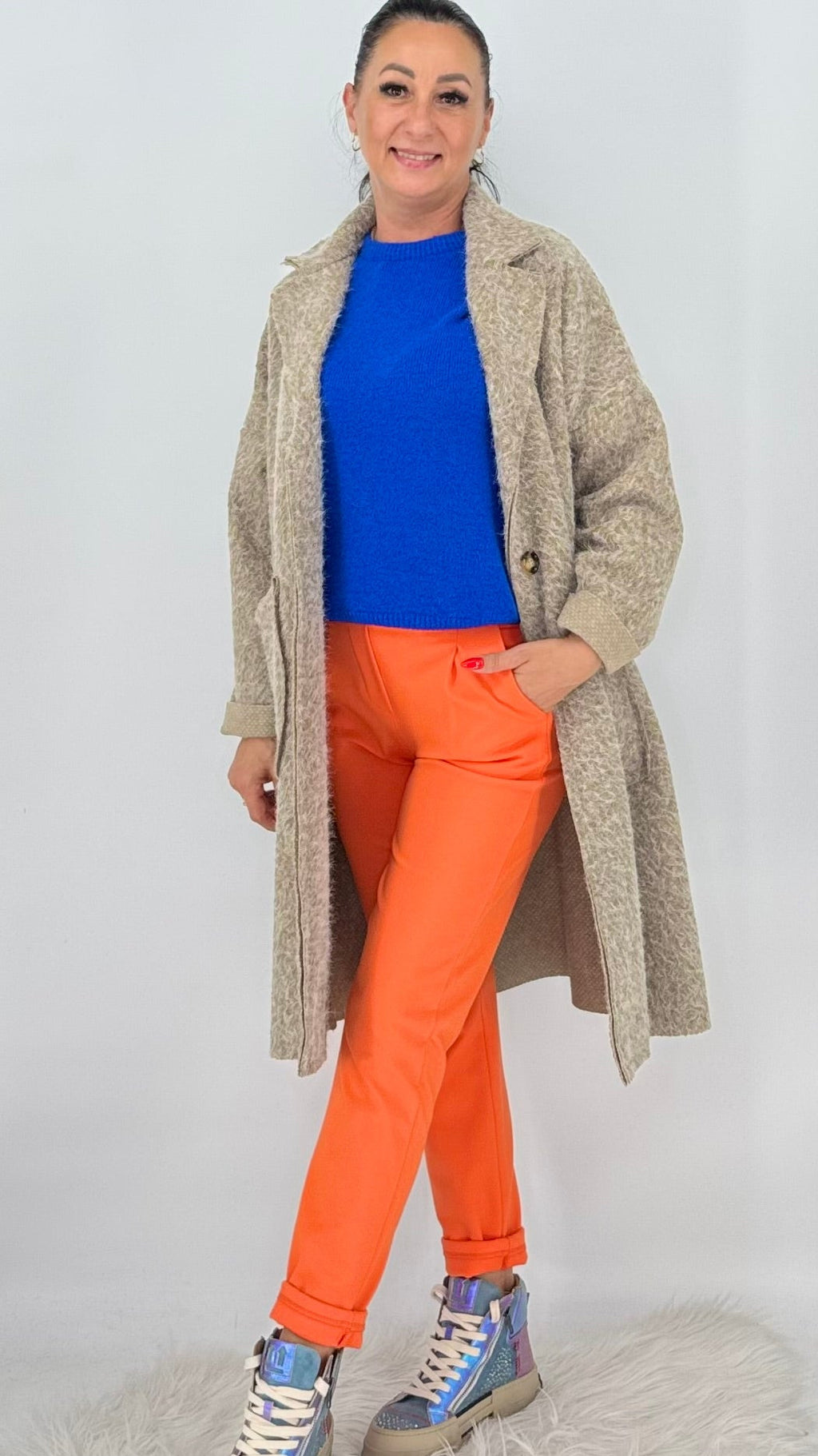 Langer Flausch-Strickmantel in Bouclé-Optik mit Reverskragen – 6 Farben