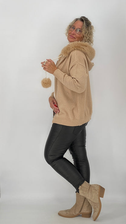 Kuschelige Strickjacke mit Fell-Details, beige