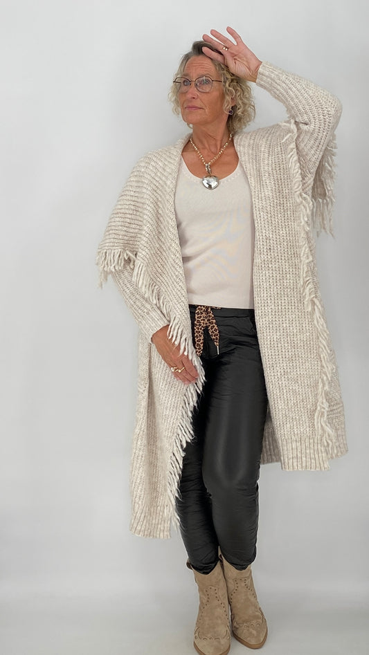 Langer Strickcardigan mit Fransen, Beige