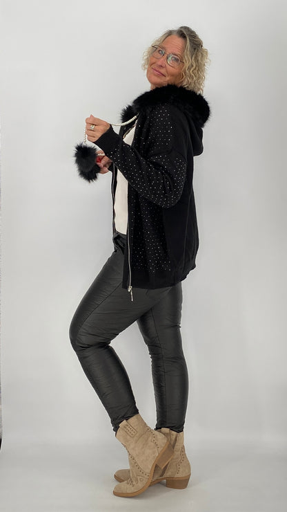 Kuschelige Strickjacke mit Fell-Details, schwarz