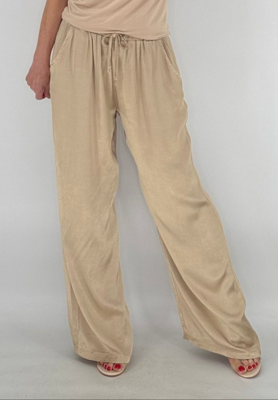 Hose mit Schimmereffekt