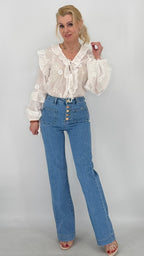 Bluse mit Stickerei und Rüschen, in Weiss, 100% Baumwolle - By Elena FashionBy Elena Fashion