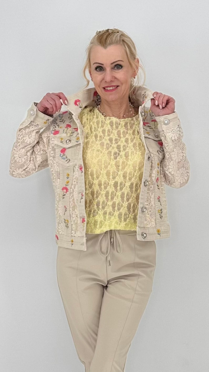 Spitzen-Jeansjacke mit Blumenstickerei