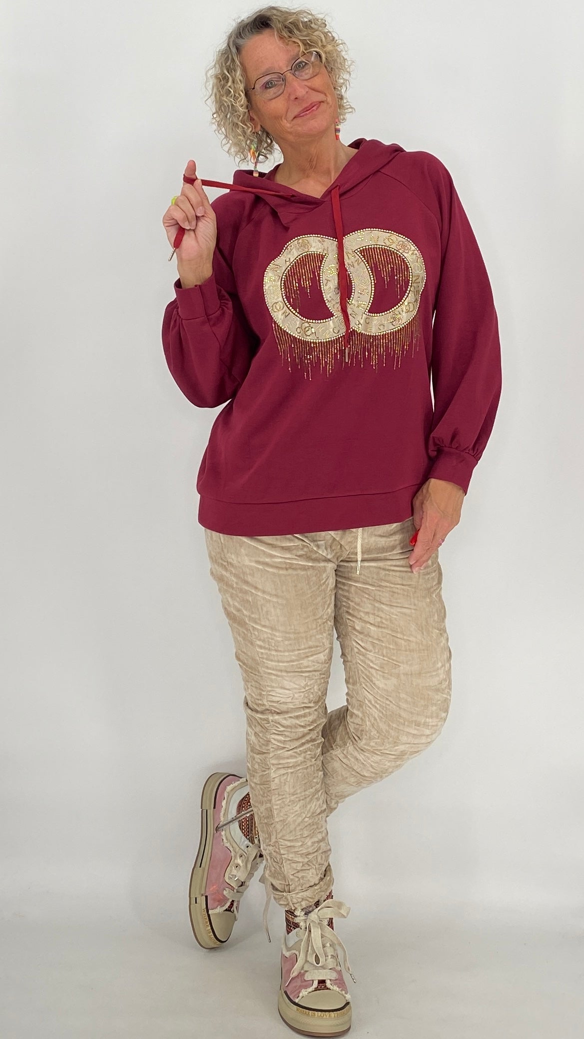 Sweatshirt mit Kapuze, bordo, schwarz, beige