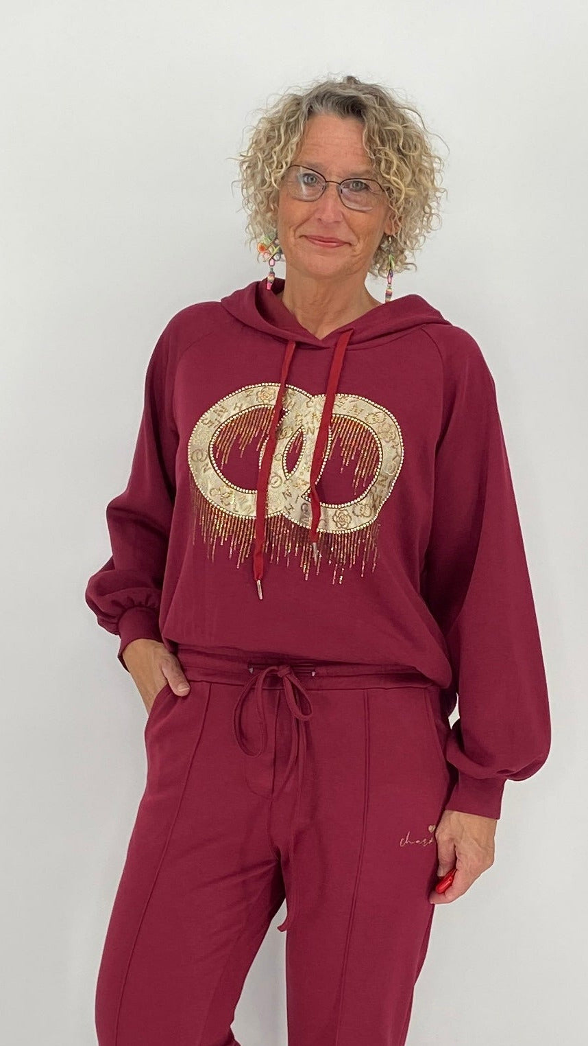 Sweatshirt mit Kapuze, bordo, schwarz, beige