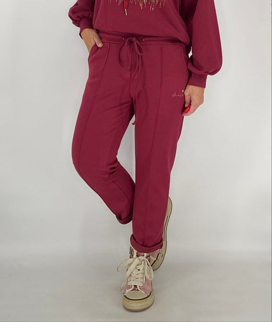 Hose mit genähter Bügelfalte, bordo, beige