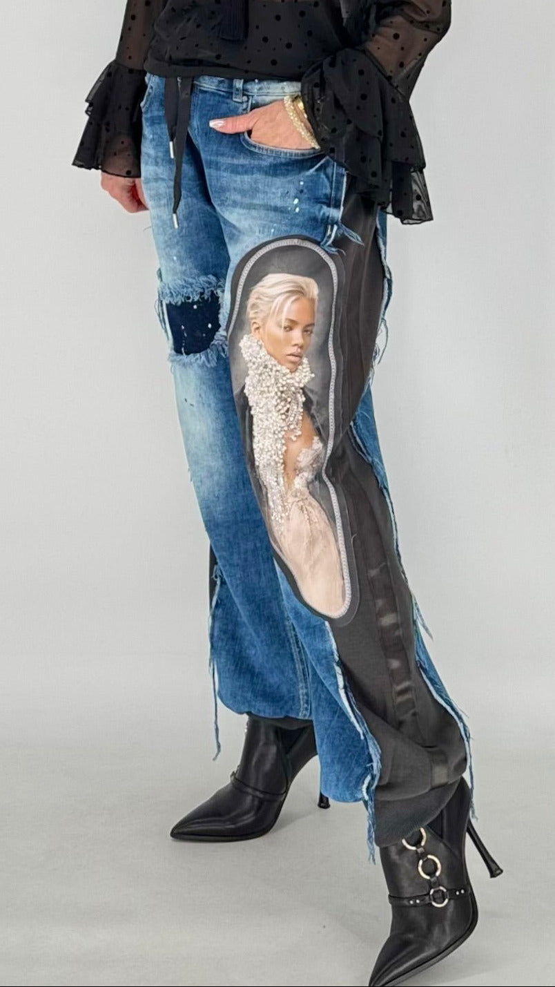 Ausgefallene Statement-Jeans im Patchwork-Look mit Print & Destroyed-Details