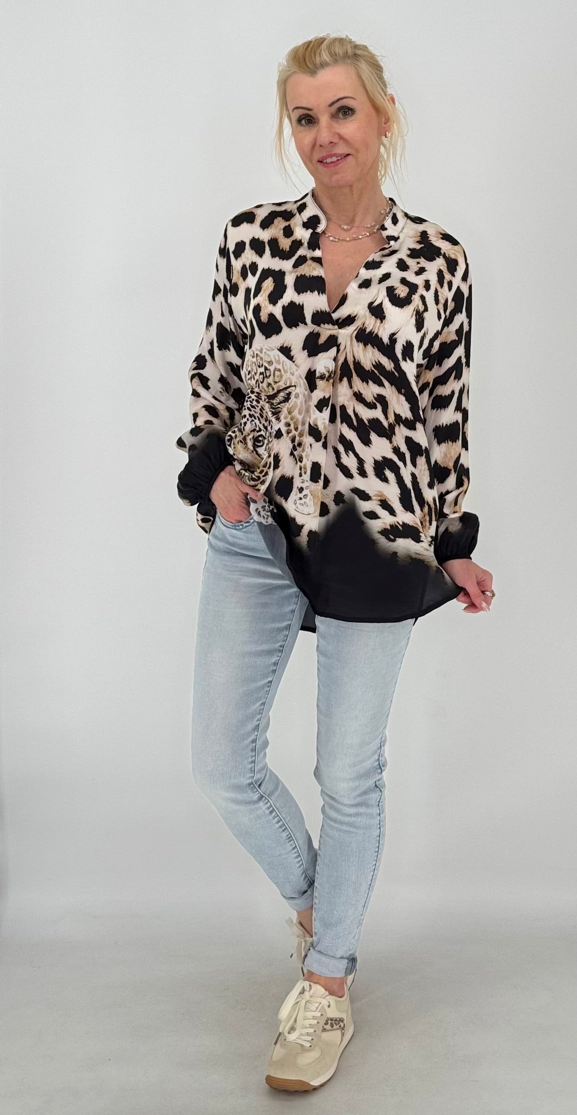 Bluse aus leichtem Leoton