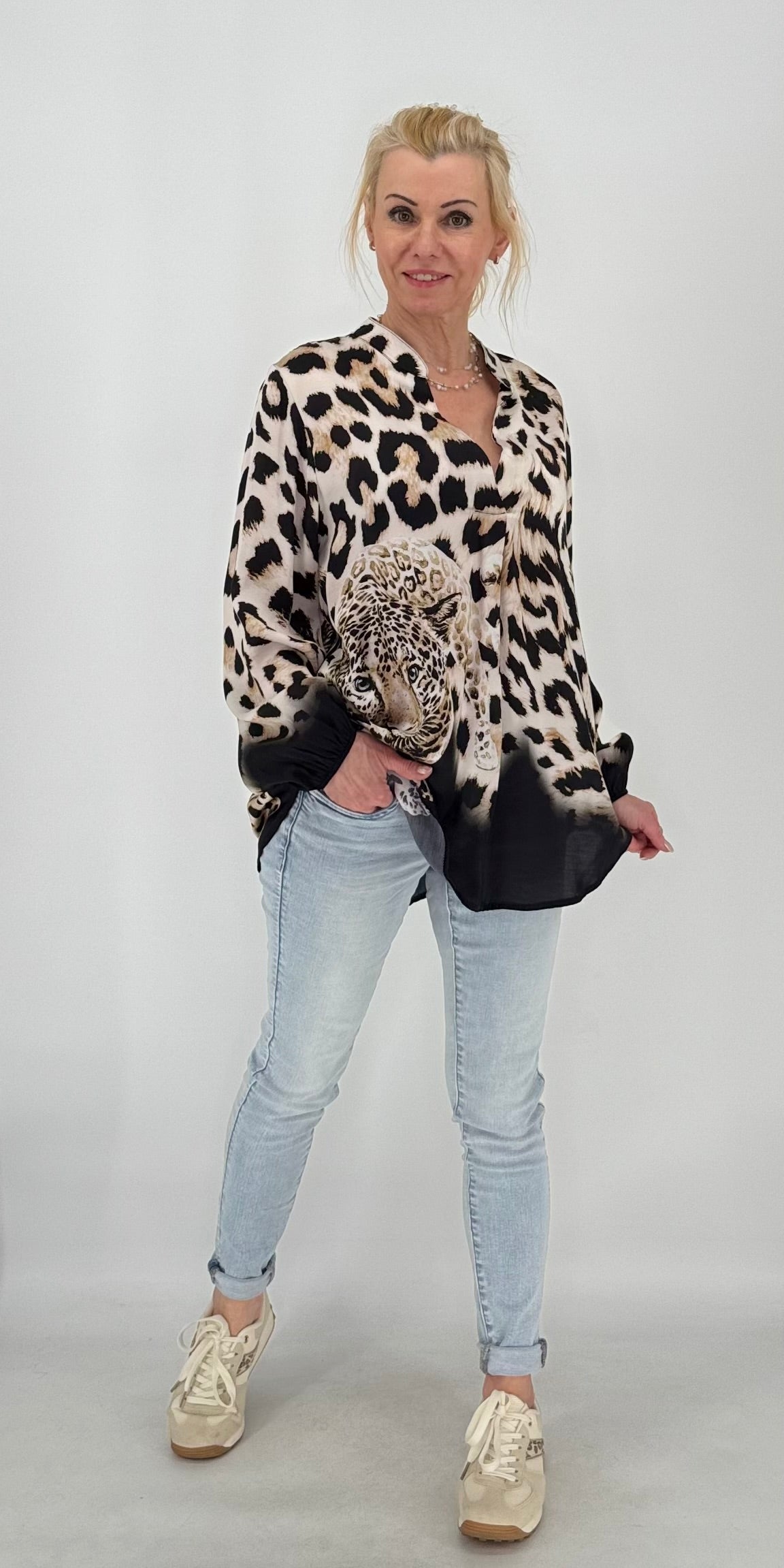 Bluse aus leichtem Leoton