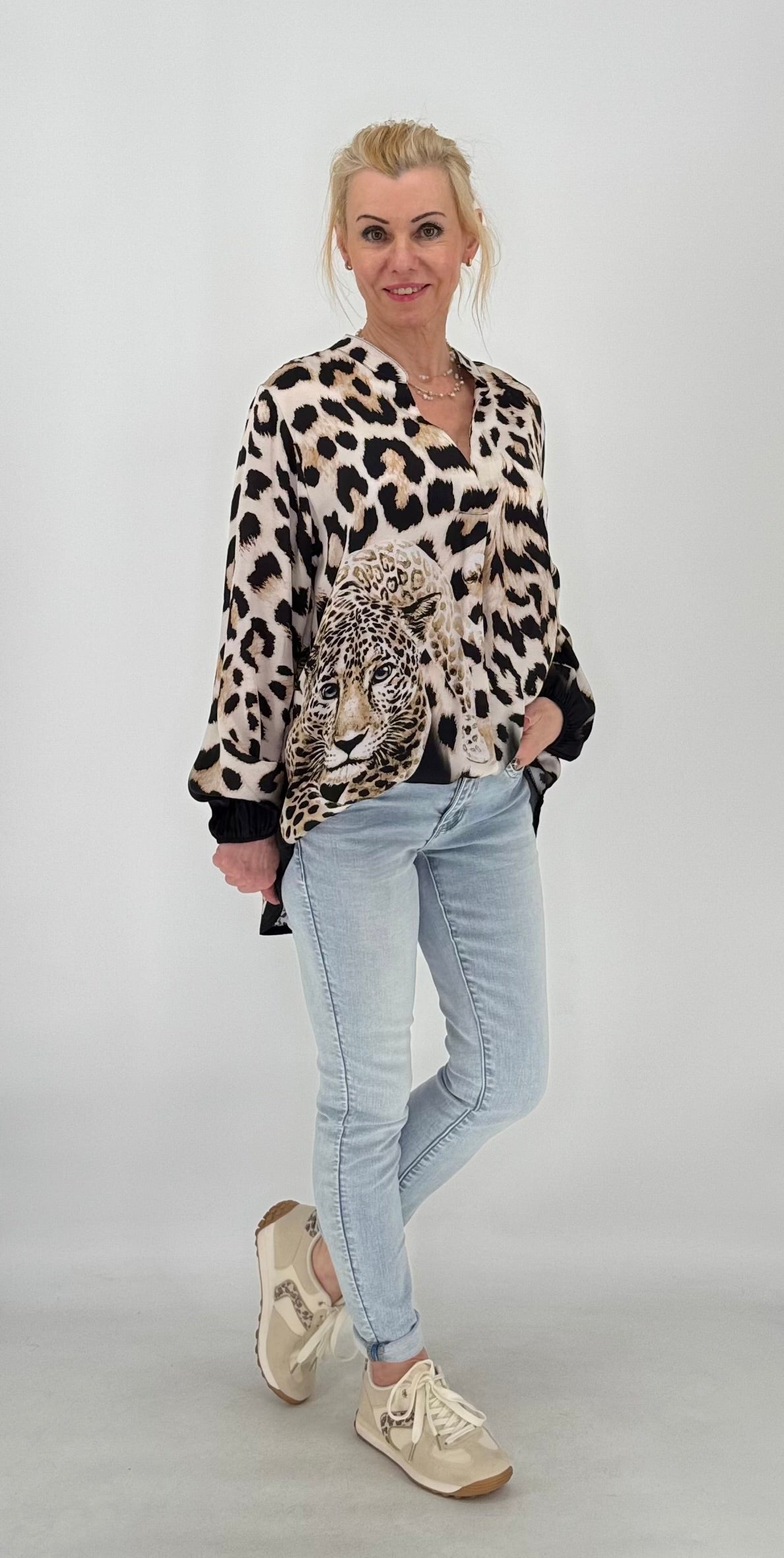 Bluse aus leichtem Leoton