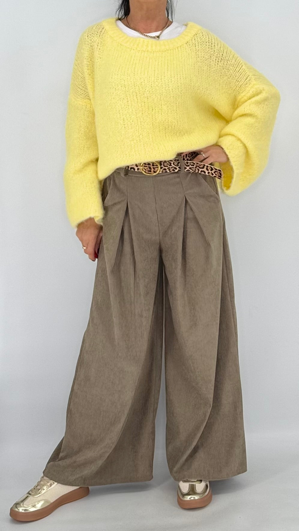 Marlene Cordhose in schwarz, beige, olive