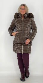 Stepp-Mantel glänzend, creme und braun