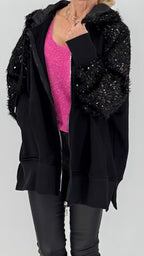 Sweatjacke mit Kapuze, Pailletten-Ärmeln & Strass-Backprint – Schwarz