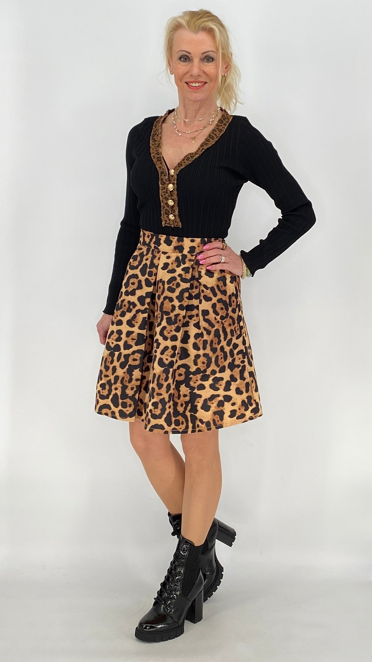 Feinripp Pullover  mit knöpfen, schwarz