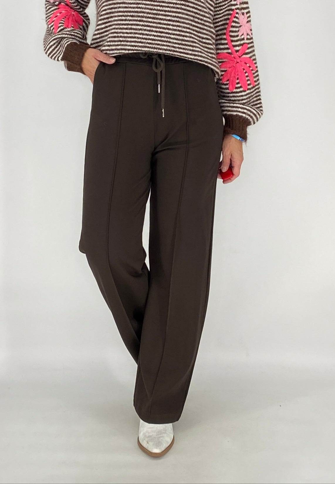 ESViViD Hose mit genähter Bügelfalte, dunkelbraun