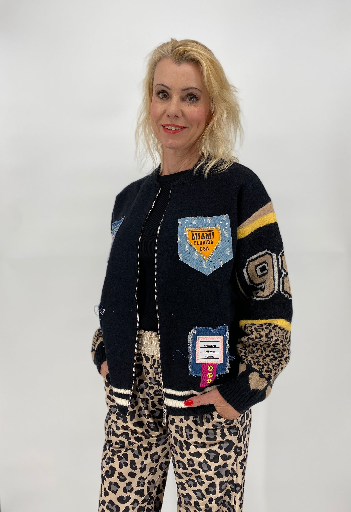 Strickjacke "1986" schwarz