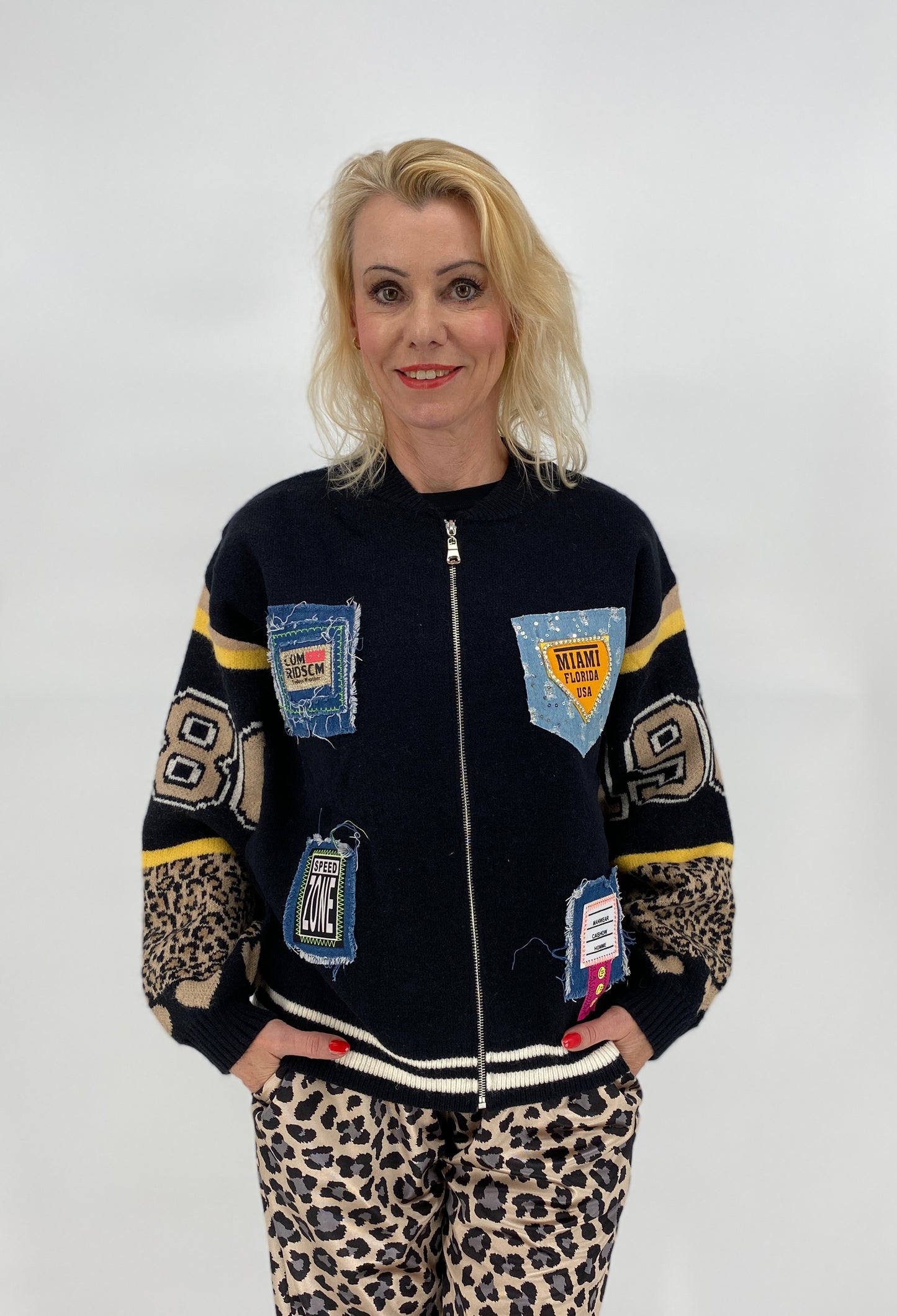 Strickjacke "1986" schwarz