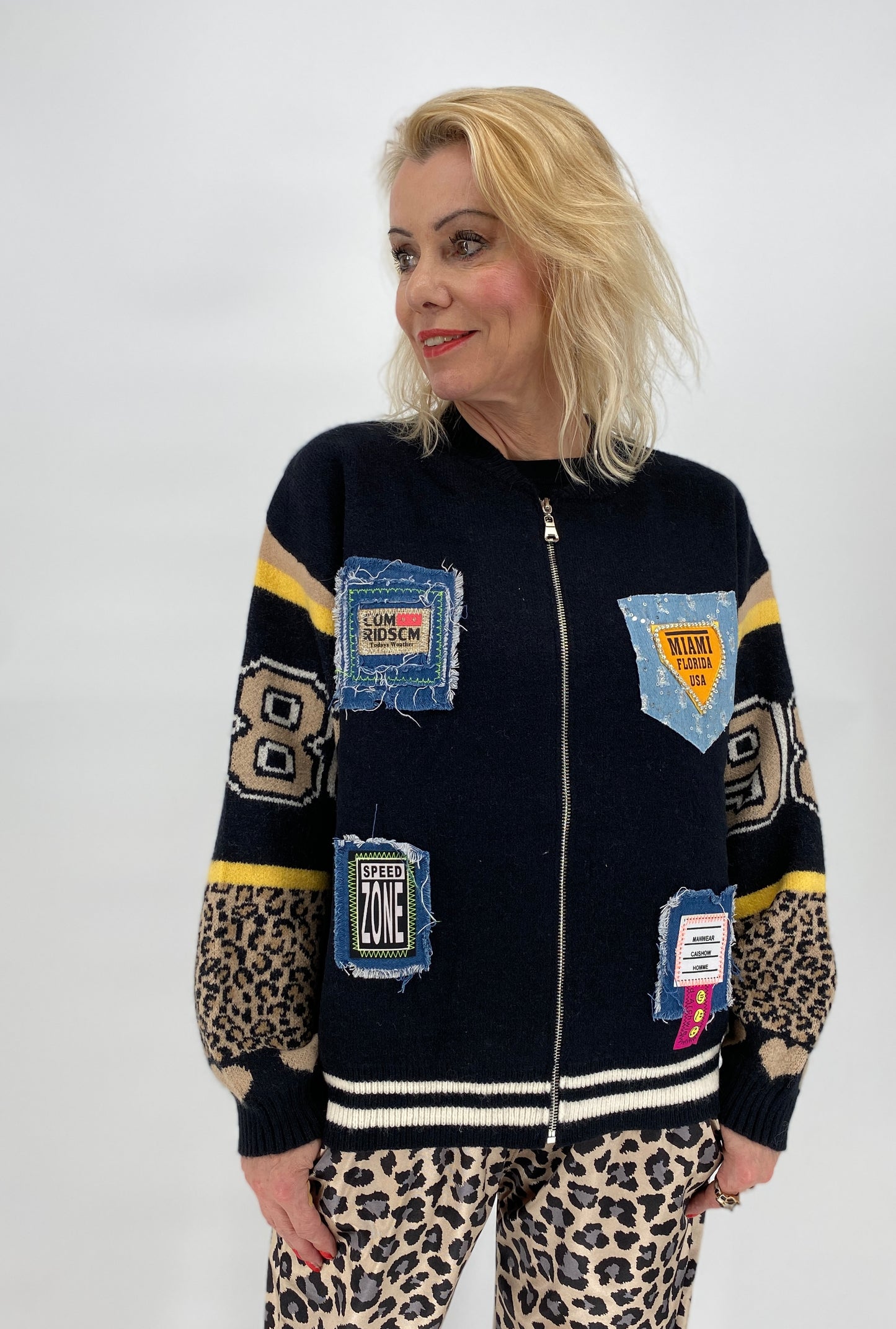 Strickjacke "1986" schwarz