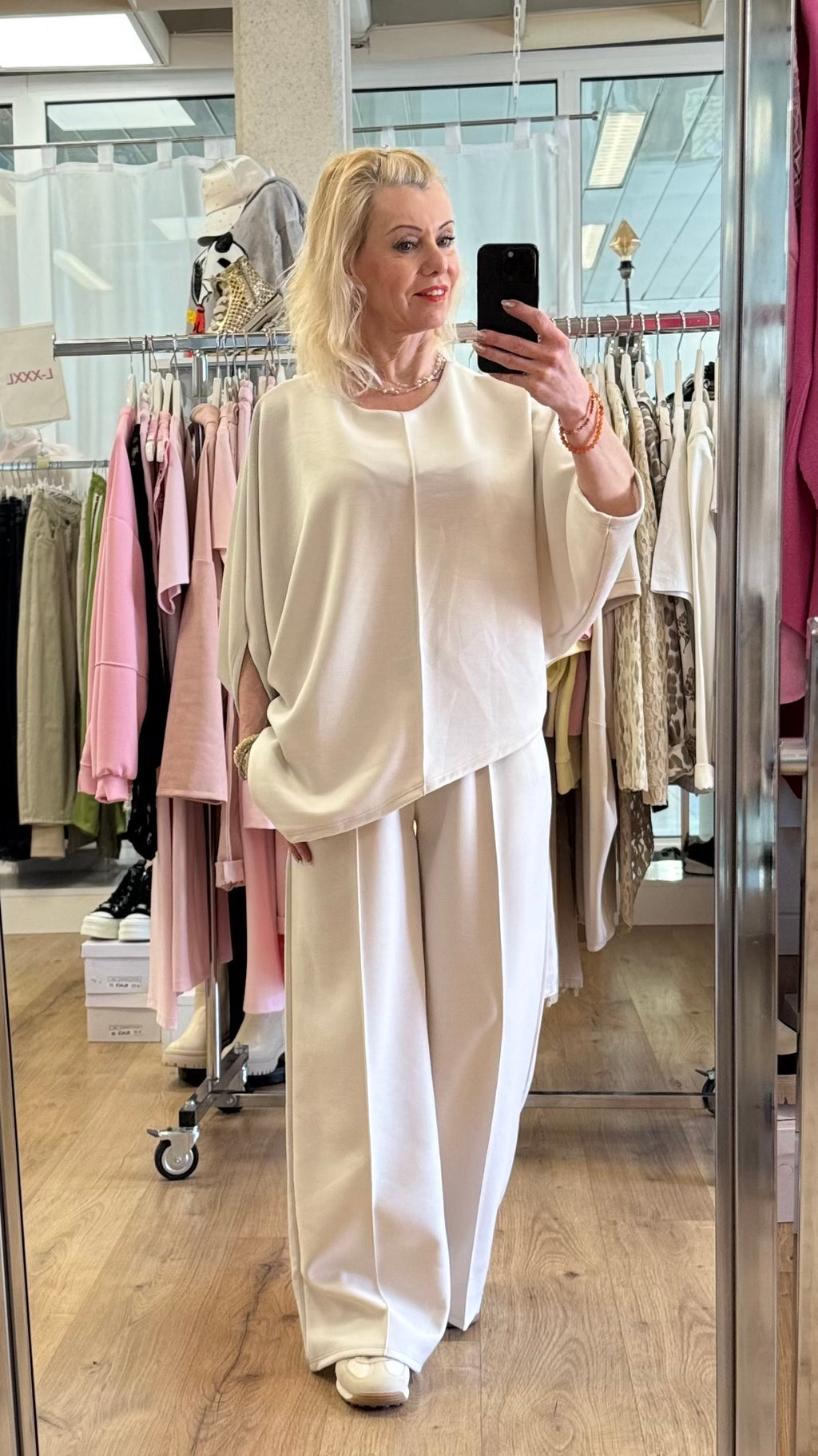 Damen Set : Hosen, Weites Bein und Oberteil Halbarm, lässig  Sommer in Creme