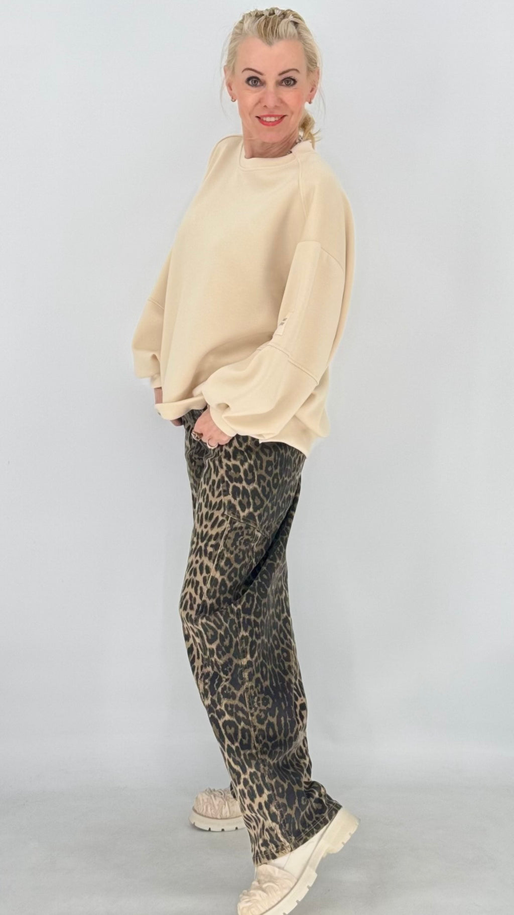 Sweatshirt  in Beige