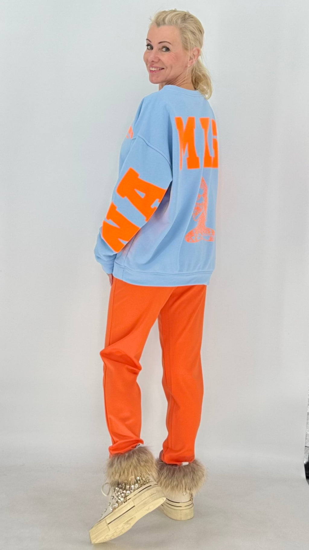 Sweatshirt "NAMASTE", creme, blau