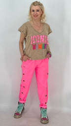 Damen T-Shirt mit  „Iconic Woman" in edlem Taupe