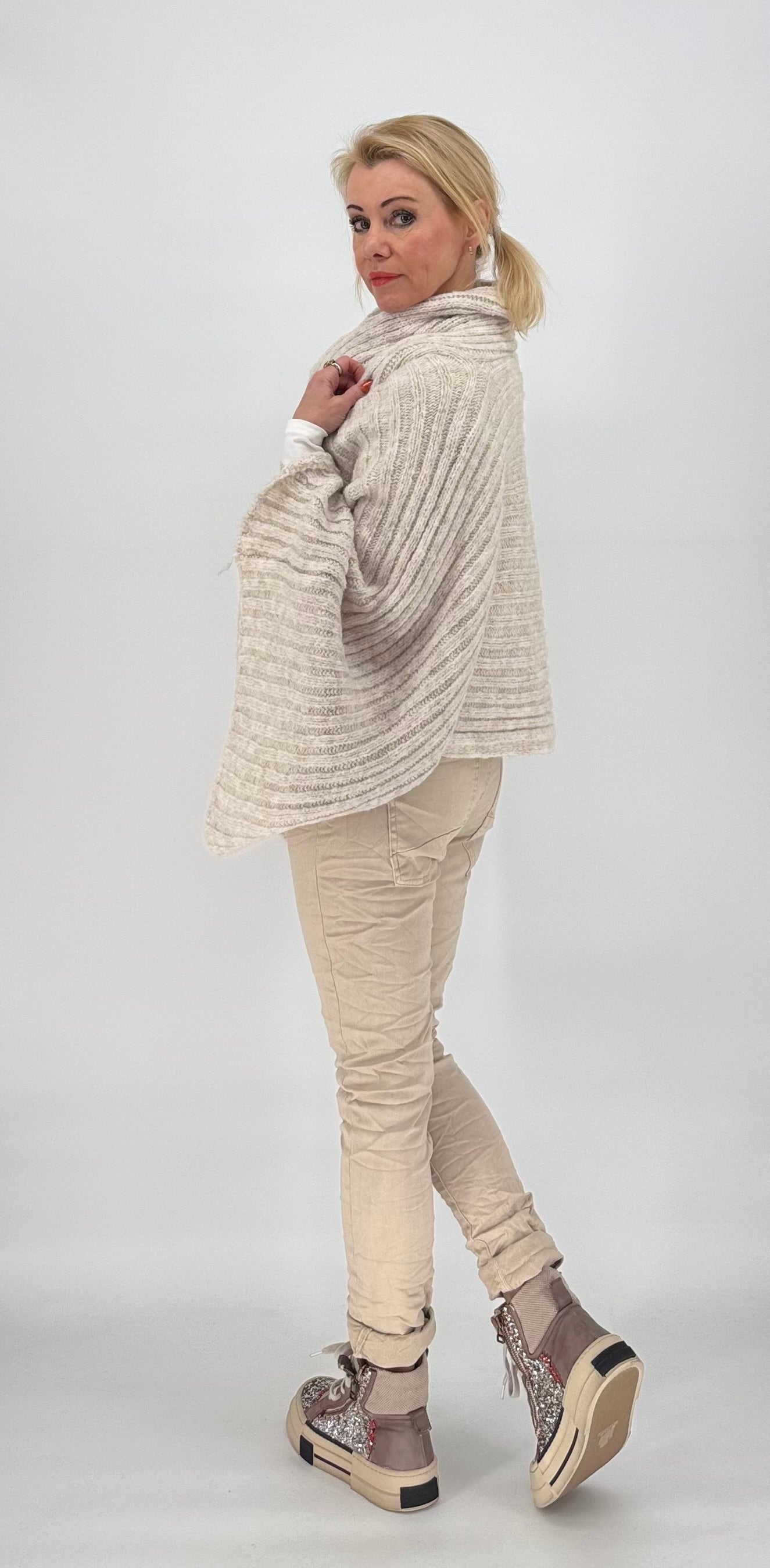 Kurz Poncho "Eva" beige