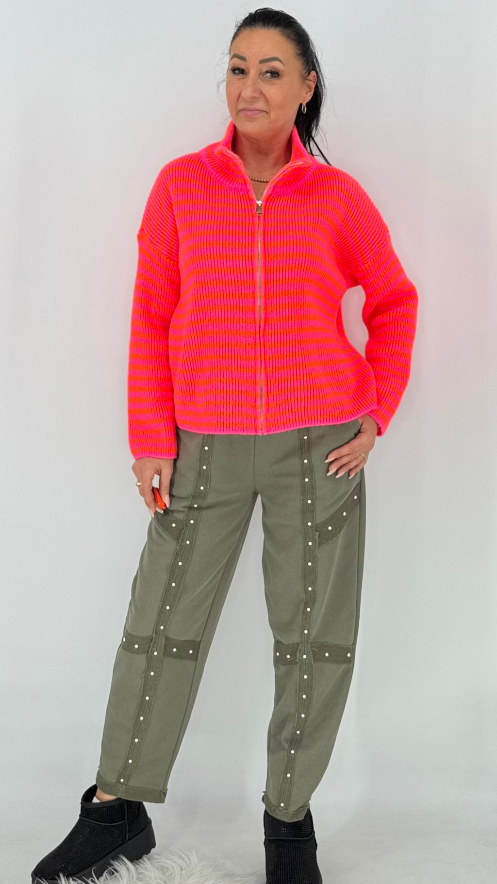 Strickjacke „Neon Love“ – Pink trifft Orange
