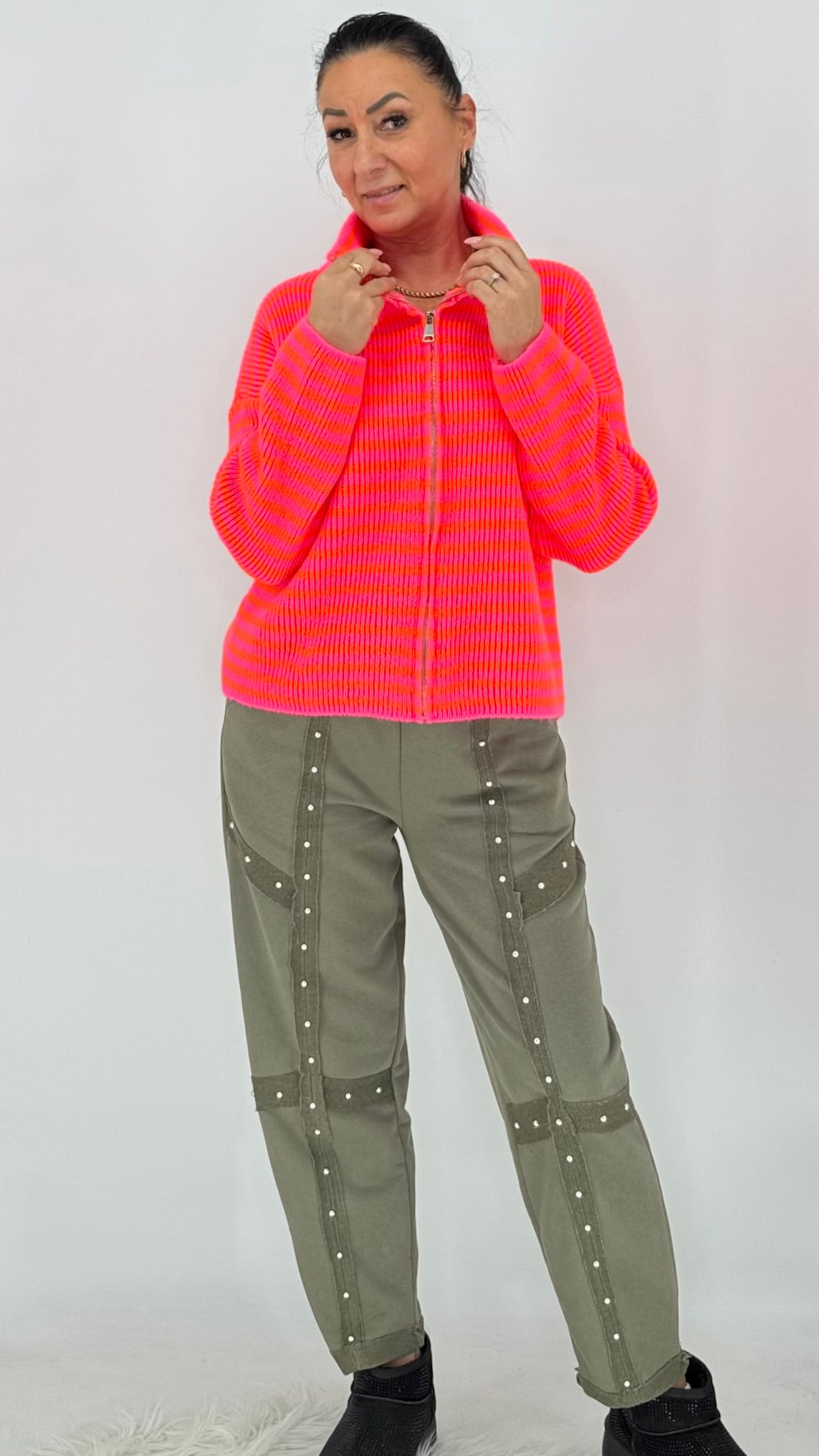 Strickjacke „Neon Love“ – Pink trifft Orange