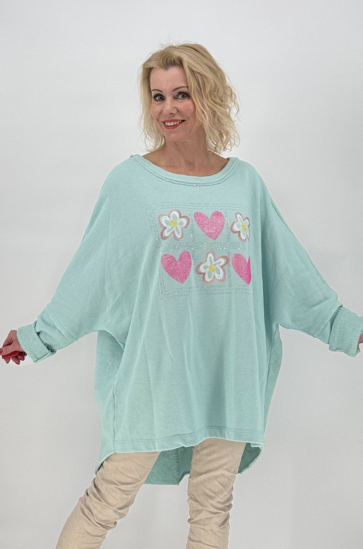 Sweatshirt in helltürkis "Blumen uhd Herz"