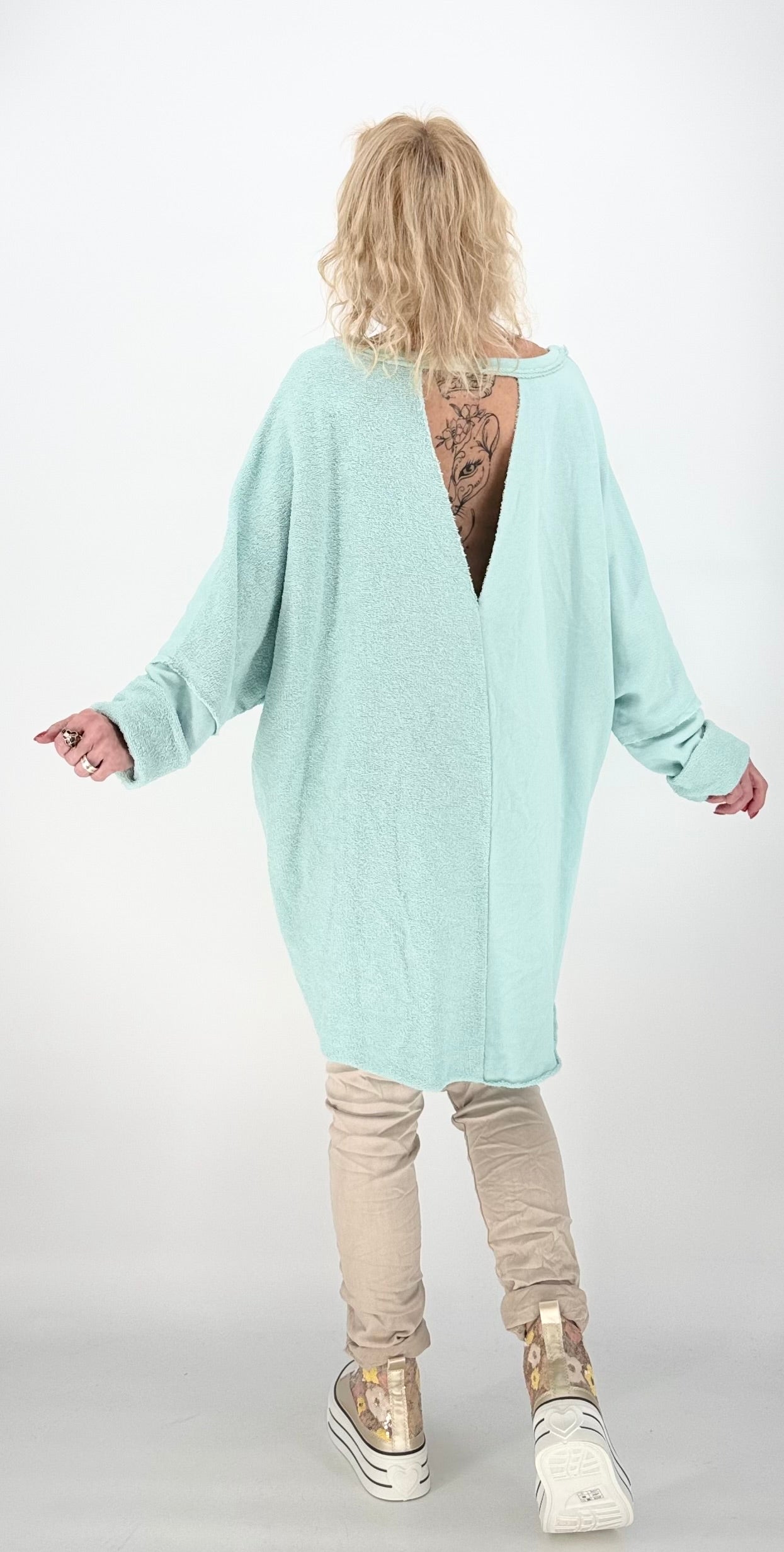 Sweatshirt in helltürkis "Blumen uhd Herz"