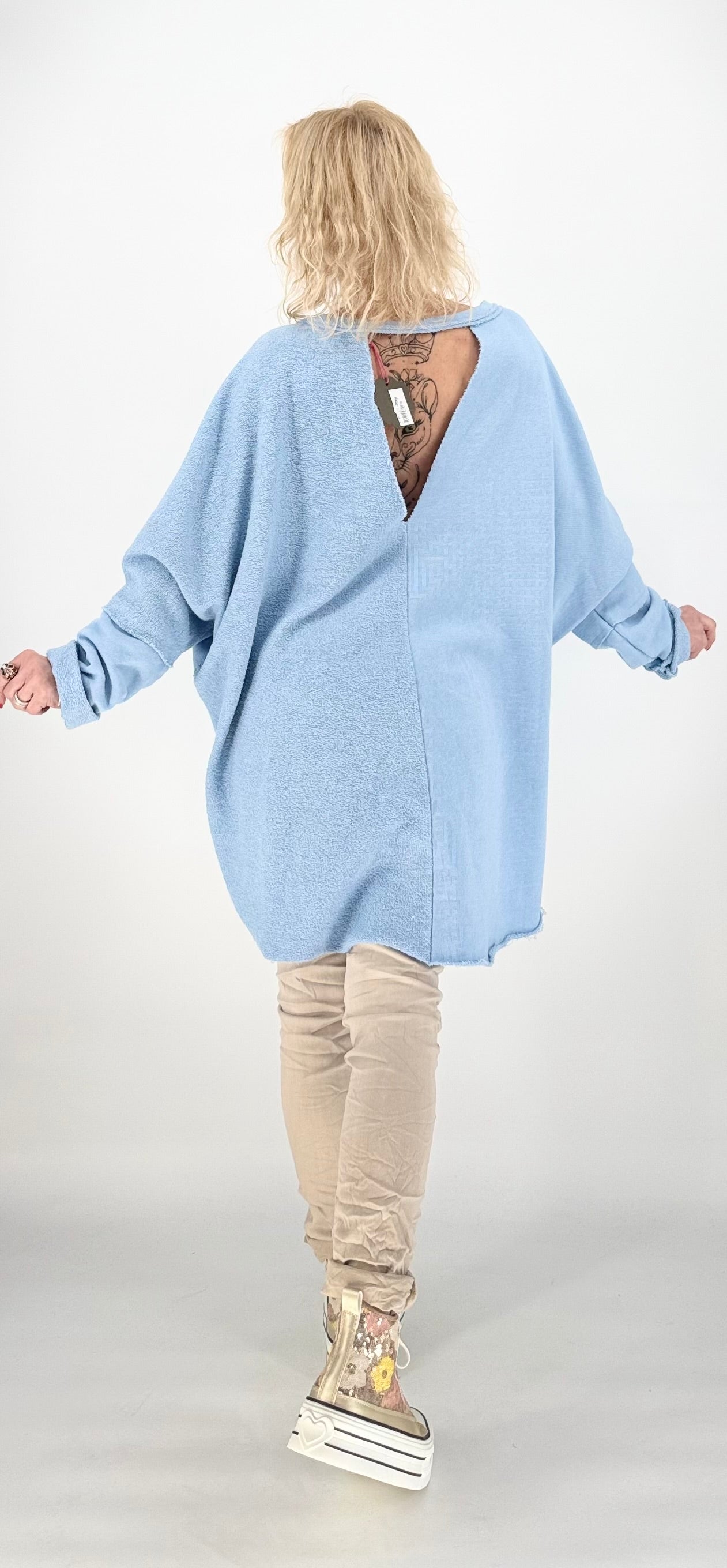 Sweatshirt in blau "Blumen uhd Herz"