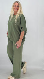 Damen Set : Hosen, Weites Bein und Oberteil Halbarm, in Olive