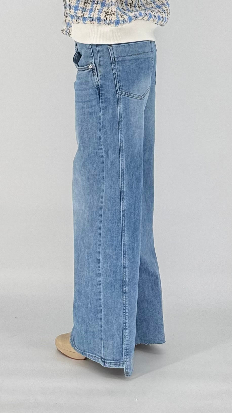 Wide-Leg Jeans